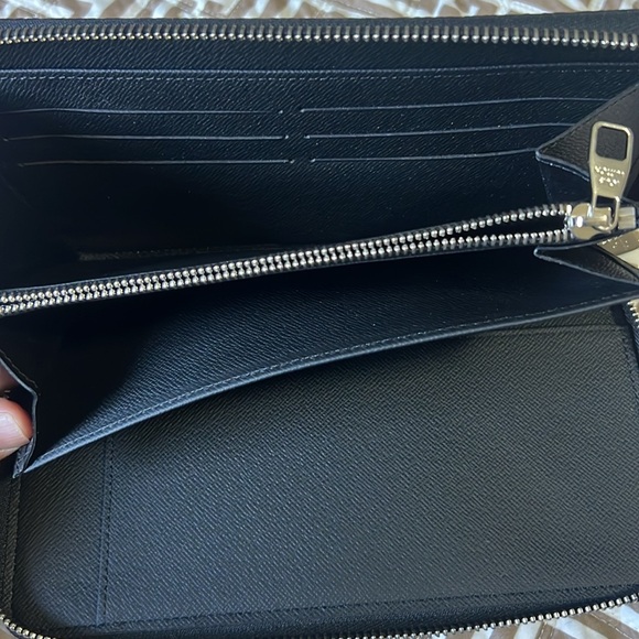 Extra Large graphite Louis Vuitton wallet men’s - Picture 8 of 8